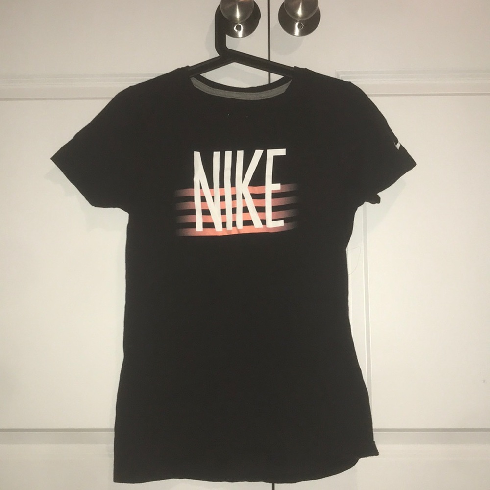 NIKE Shirt